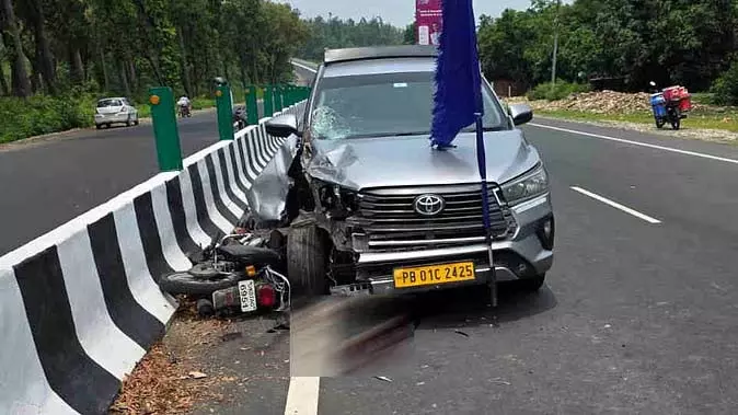 हादसे ने छीन ली ज़िंदगी : पांवटा रोड पर युवक की मौत, मासूम घायल हादसे ने छीन ली ज़िंदगी : पांवटा रोड पर युवक की मौत, मासूम घायल