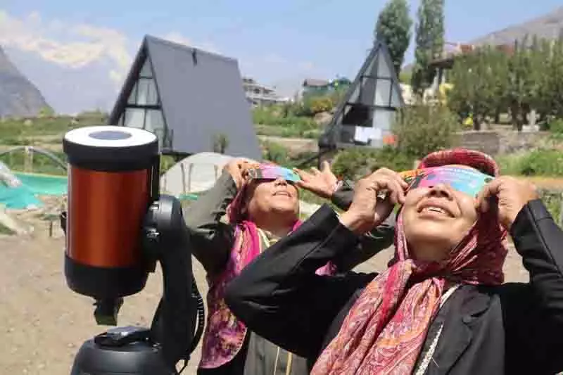 Lahaul के स्थानीय लोगों को आसमान को पर्यटक आकर्षण में बदलने का प्रशिक्षण दिया गया Lahaul के स्थानीय लोगों को आसमान को पर्यटक आकर्षण में बदलने का प्रशिक्षण दिया गया