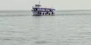 मछुआरों को समुद्र में न जाने की चेतावनी मछुआरों को समुद्र में न जाने की चेतावनी