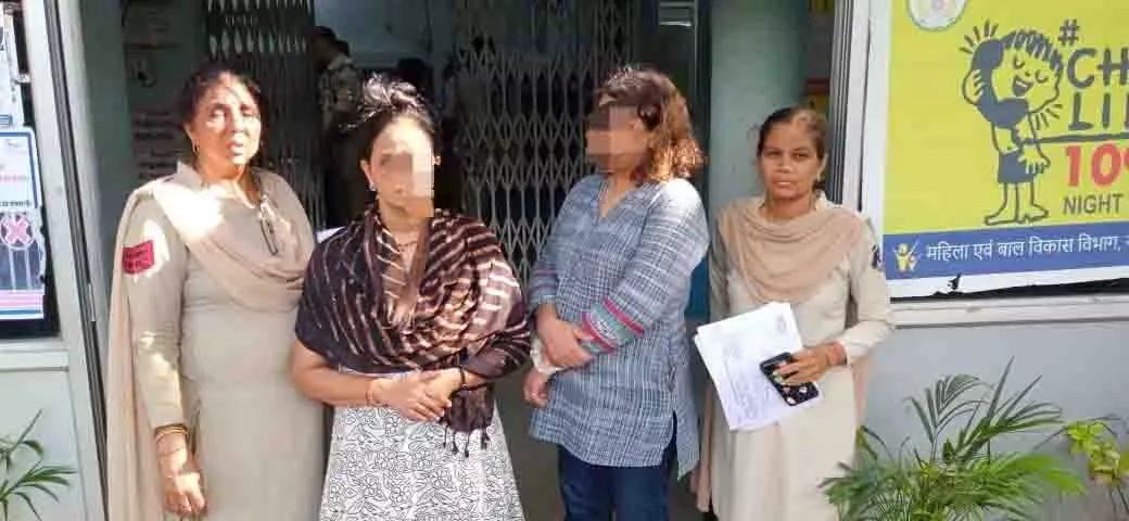 Raipur Breaking: पत्रकारों पर हमले को लेकर वीरेंद्र तोमर की पत्नी गिरफ्तार Raipur Breaking: पत्रकारों पर हमले को लेकर वीरेंद्र तोमर की पत्नी गिरफ्तार