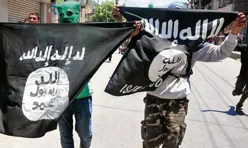 ISIS फिर से सक्रिय, सीरिया और इराक में वापसी पर नजर ISIS फिर से सक्रिय, सीरिया और इराक में वापसी पर नजर