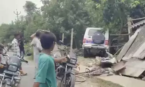 पुलिस वाहन ने स्कूली छात्राओं को लिया चपेट में, स्पॉट पर ही मौत