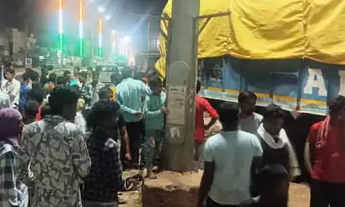 नवापारा में बड़ा हादसा, बेकाबू ट्रक का कहर