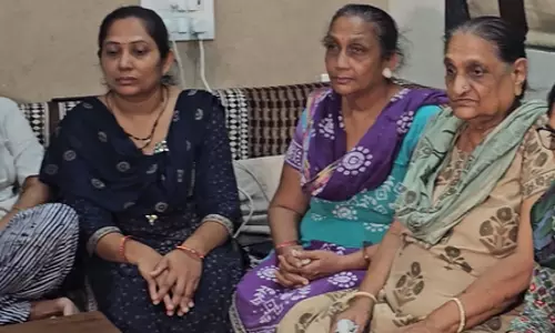 विमान हादसा: लंदन में बच्चे कर रहे थे इंतजार, लौटते वक्त खुश थी रूपल पटेल, दर्दनाक घटना में गई जान विमान हादसा: लंदन में बच्चे कर रहे थे इंतजार, लौटते वक्त खुश थी रूपल पटेल, दर्दनाक घटना में गई जान