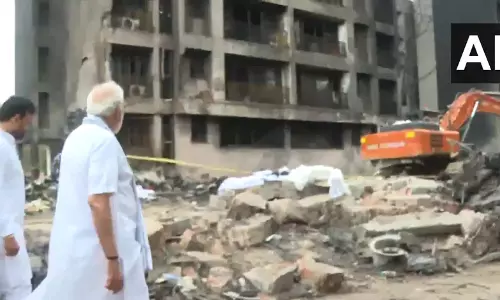 Plane Crash: एयर इंडिया विमान हादसे वाली जगह पर पहुंचे पीएम मोदी, VIDEO
