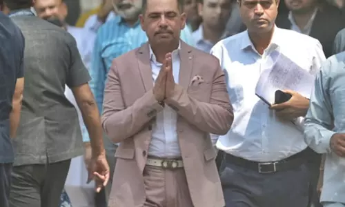 रॉबर्ट वाड्रा ने ईडी समन से बचने के आरोपों का किया खंडन, जांच में सहयोग का दिया भरोसा रॉबर्ट वाड्रा ने ईडी समन से बचने के आरोपों का किया खंडन, जांच में सहयोग का दिया भरोसा