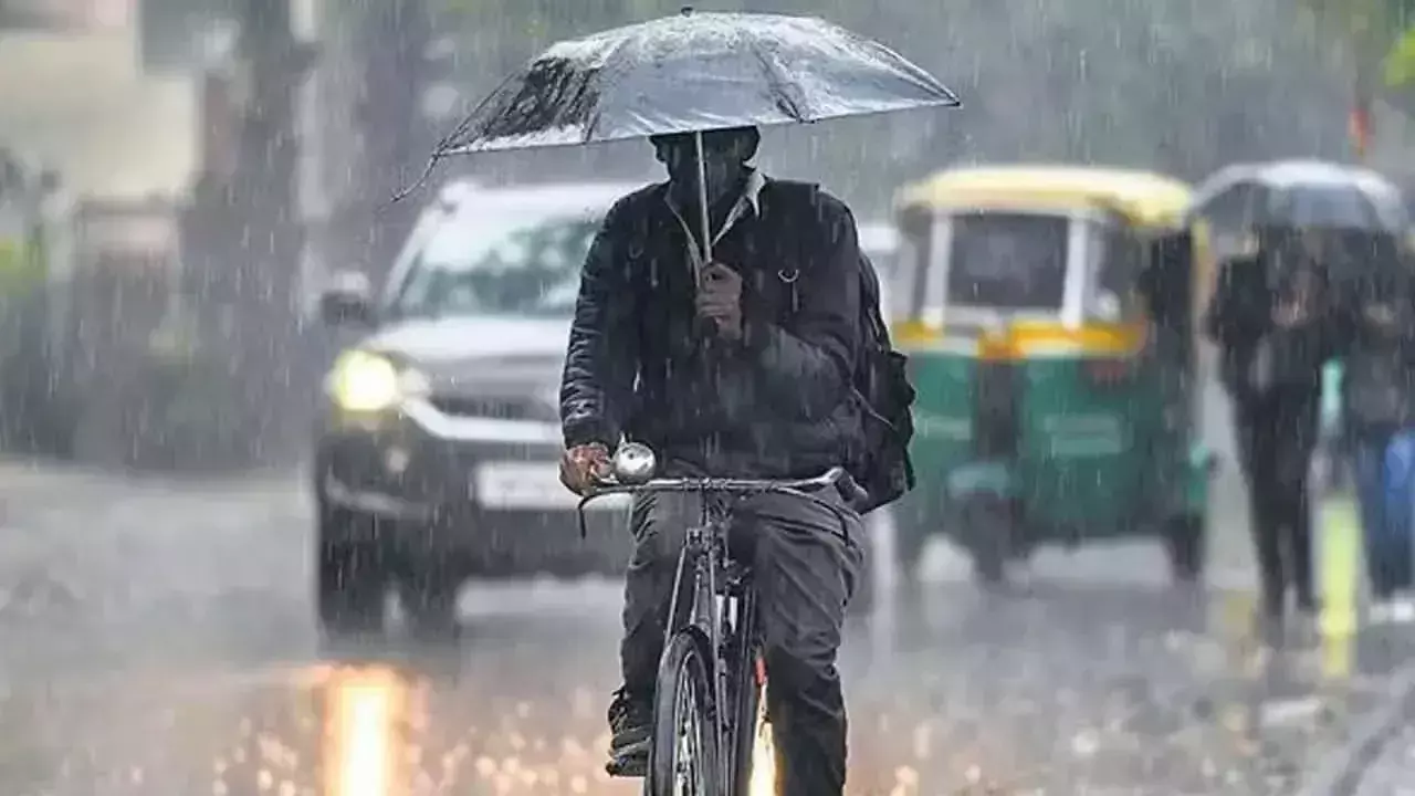 Andhra: आईएमडी ने आंध्र प्रदेश में भारी वर्षा की भविष्यवाणी की