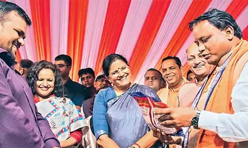 हम राज्य के विकास के उद्देश्य से ईमानदारी से काम कर रहे है : CM Majhi हम राज्य के विकास के उद्देश्य से ईमानदारी से काम कर रहे है : CM Majhi