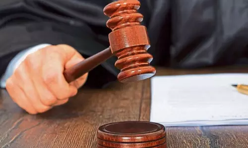Prayagraj: हाईकोर्ट ने सामूहिक दुष्कर्म का मामला पारिवारिक विवाद मानते हुए किया रद्द Prayagraj: हाईकोर्ट ने सामूहिक दुष्कर्म का मामला पारिवारिक विवाद मानते हुए किया रद्द