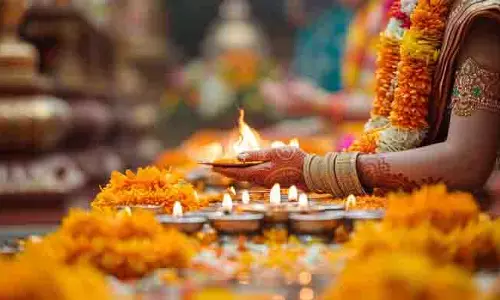 Hariyali Teej 2025: आप पहली बार रखने जा रही हैं हरियाली तीज व्रत,जानें सभी नियम,पूजा विधि  Hariyali Teej 2025: आप पहली बार रखने जा रही हैं हरियाली तीज व्रत,जानें सभी नियम,पूजा विधि