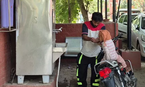 Sirsa में 47.4 डिग्री तापमान, बिजली कटौती से जनता परेशान Sirsa में 47.4 डिग्री तापमान, बिजली कटौती से जनता परेशान