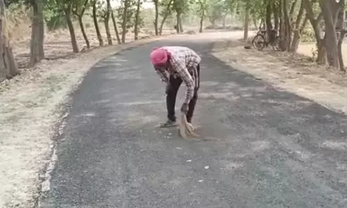 Kannauj: भाजपा विधायक के गांव में सड़क निर्माण में बड़ा घपला उजागर Kannauj: भाजपा विधायक के गांव में सड़क निर्माण में बड़ा घपला उजागर