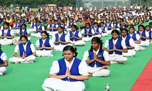 एलुरु सीआर रेड्डी डिग्री कॉलेज में योगांध्र कार्यक्रम आयोजित किया गया
