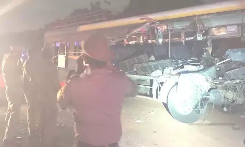 बेंगलुरु-चेन्नई हाईवे पर भीषण हादसा: एक बच्चे समेत चार लोगों की मौत