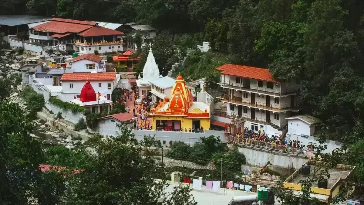 Nainital: कांची धाम में मेले में सुरक्षा व्यवस्था मजबूत, पीएसी तैनाती की घोषणा Nainital: कांची धाम में मेले में सुरक्षा व्यवस्था मजबूत, पीएसी तैनाती की घोषणा