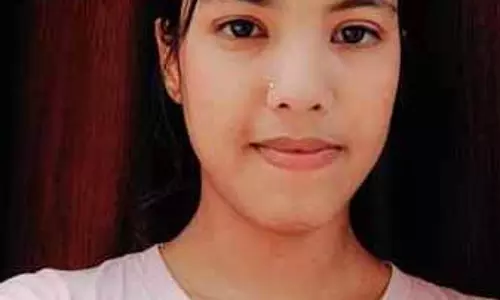 ट्रैक्टर ने दो बहनों को कुचला, एक की स्पॉट पर मौत