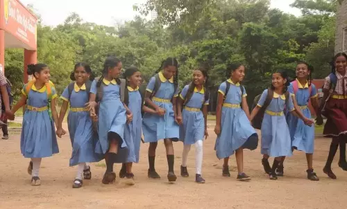 Andhra प्रदेश में स्कूल फिर से खुले, छात्र उत्साहित