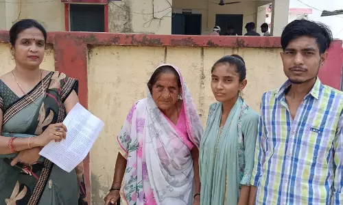 Farrukhabad: पैसे की मांग पूरी न होने पर सिपाही ने झूठे मामले में फंसाया