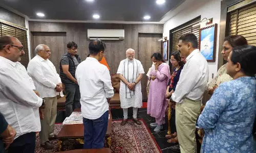 प्लेन क्रैश में पूर्व CM की मौत, प्रधानमंत्री मोदी ने विजय रूपाणी के परिवार से मुलाकात की