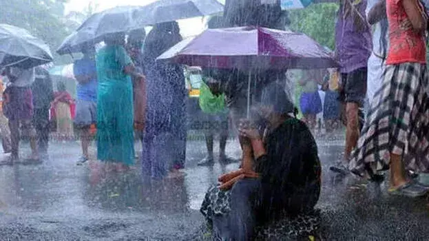 Kerala में भारी बारिश की संभावना, विभिन्न जिलों में चेतावनी जारी