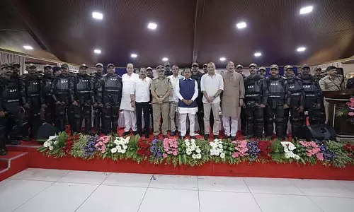 गृह मंत्री ने सांप्रदायिक हिंसा पर अंकुश लगाने के लिए विशेष कार्य बल के कार्यालय का उद्घाटन किया गृह मंत्री ने सांप्रदायिक हिंसा पर अंकुश लगाने के लिए विशेष कार्य बल के कार्यालय का उद्घाटन किया