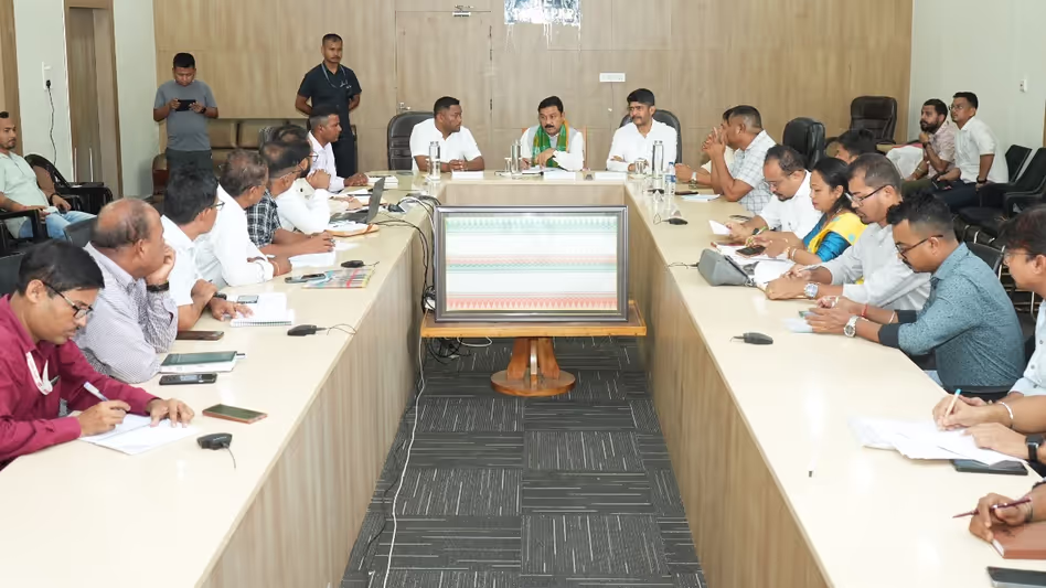 Assam : तमुलपुर में पीएमएवाई के तहत 93% घरों का निर्माण पूरा; शेष के लिए 14 अगस्त की समयसीमा तय Assam : तमुलपुर में पीएमएवाई के तहत 93% घरों का निर्माण पूरा; शेष के लिए 14 अगस्त की समयसीमा तय