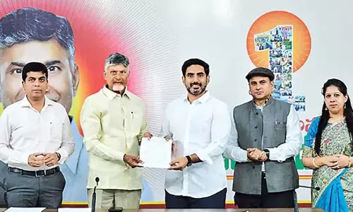 CM Chandrababu : एक ही दिन में एक योजना के लिए 10 हजार करोड़ रुपये CM Chandrababu : एक ही दिन में एक योजना के लिए 10 हजार करोड़ रुपये