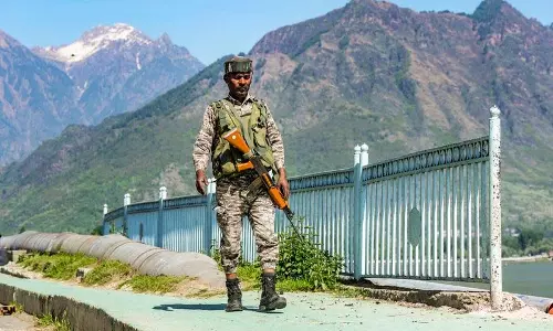 Jammu: शीर्ष सैन्य कमांडर ने डोडा-राजौरी में सुरक्षा स्थिति की समीक्षा की Jammu: शीर्ष सैन्य कमांडर ने डोडा-राजौरी में सुरक्षा स्थिति की समीक्षा की
