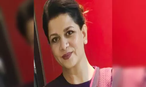 विमान हादसे में अपर्णा महादिक की मौत, पड़ोसी बोले मिलनसार थीं वो विमान हादसे में अपर्णा महादिक की मौत, पड़ोसी बोले मिलनसार थीं वो
