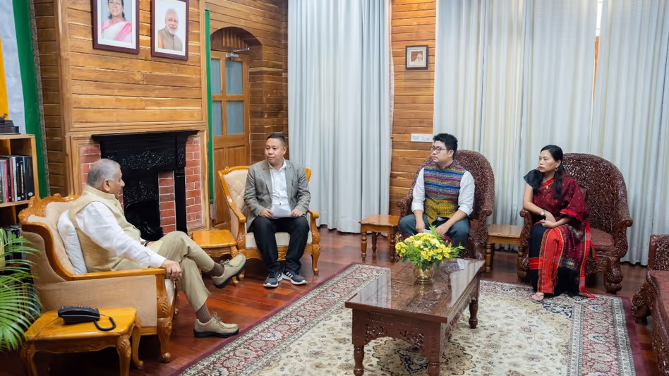 Mizoram : चकमा संगठनों ने सीएडीसी संकट में राज्यपाल से हस्तक्षेप का आग्रह किया Mizoram : चकमा संगठनों ने सीएडीसी संकट में राज्यपाल से हस्तक्षेप का आग्रह किया