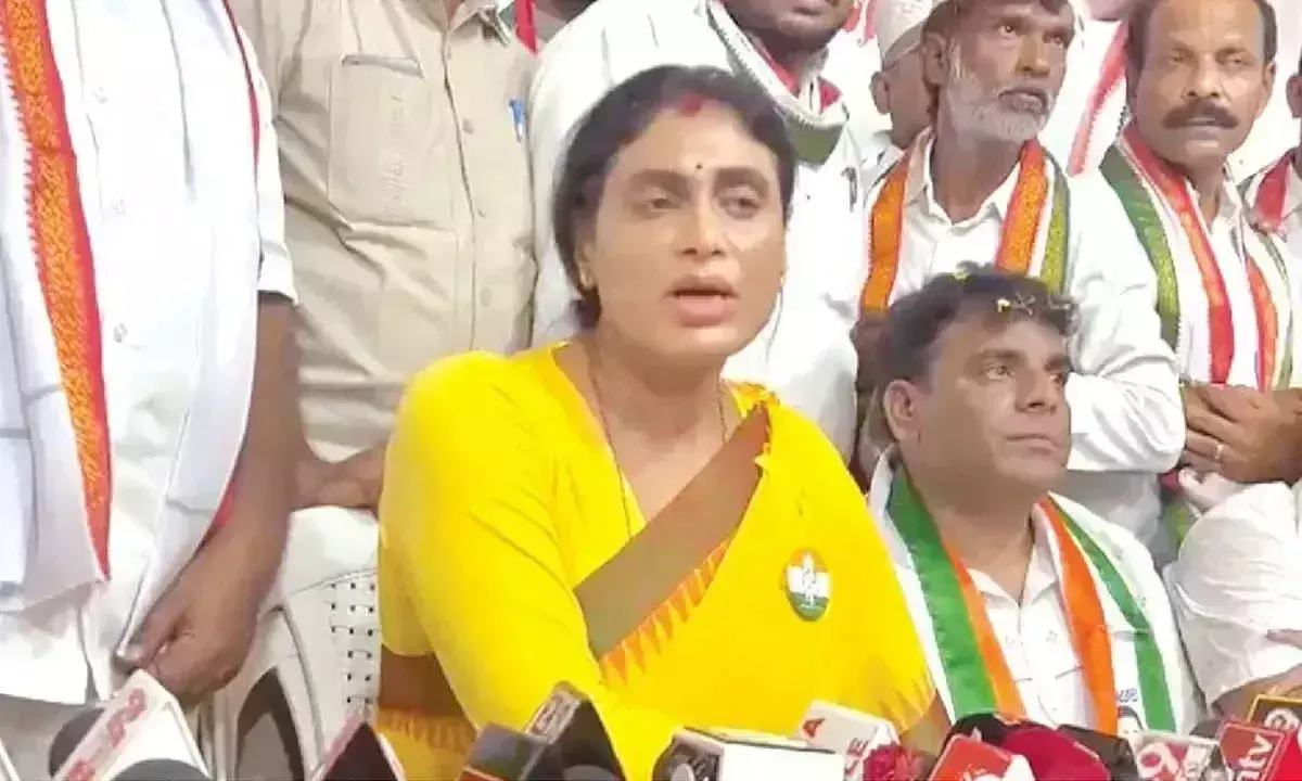 Andhra: शर्मिला ने नायडू के एक साल के शासन पर हमला बोला Andhra: शर्मिला ने नायडू के एक साल के शासन पर हमला बोला