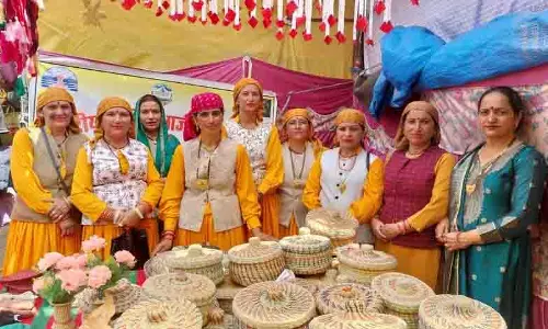 परंपराओं को सशक्त बनाना, Him Era Shop गांव की महिलाओं को उद्यमी बनाती परंपराओं को सशक्त बनाना, Him Era Shop गांव की महिलाओं को उद्यमी बनाती