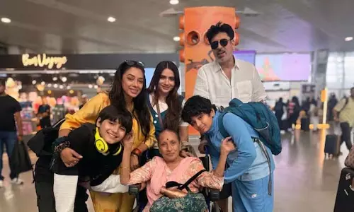 ‘Vacation Mode’ में हैं रूपाली गांगुली, फैंस से की प्राइवेसी की अपील ‘Vacation Mode’ में हैं रूपाली गांगुली, फैंस से की प्राइवेसी की अपील