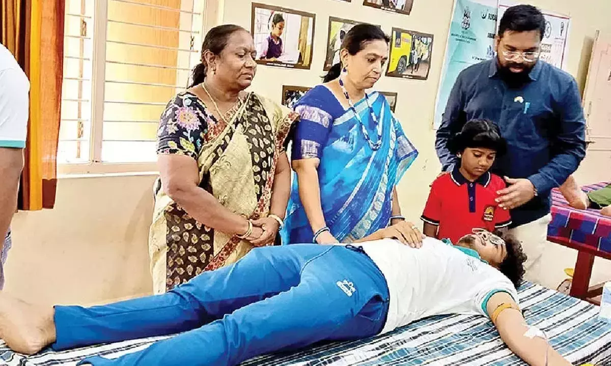 Andhra: अनंतपुर में रक्तदान अभियान आयोजित Andhra: अनंतपुर में रक्तदान अभियान आयोजित