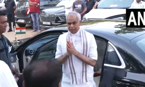 पूर्व मुख्यमंत्री विजय रूपाणी को राज्यपाल आचार्य देवव्रत ने दी श्रद्धांजलि पूर्व मुख्यमंत्री विजय रूपाणी को राज्यपाल आचार्य देवव्रत ने दी श्रद्धांजलि