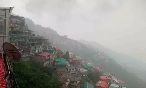 Shimla में दोपहर की बारिश के बाद लोगों ने राहत की सांस ली