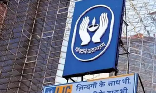LIC ने एयर इंडिया एआई 171 दुर्घटना पीड़ितों के परिवारों के लिए दावा नियमों में ढील देने की घोषणा की LIC ने एयर इंडिया एआई 171 दुर्घटना पीड़ितों के परिवारों के लिए दावा नियमों में ढील देने की घोषणा की