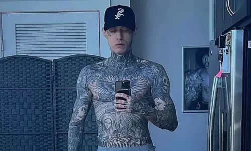 Trace Cyrus ने अपनी पूर्व पत्नी ब्रेंडा सॉन्ग पर मेडिकल संकट का नाटक करने का आरोप लगाया Trace Cyrus ने अपनी पूर्व पत्नी ब्रेंडा सॉन्ग पर मेडिकल संकट का नाटक करने का आरोप लगाया