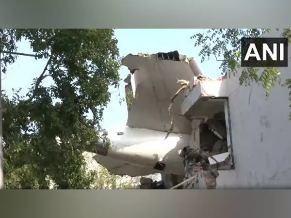 AIMPLB, J-K वक्फ बोर्ड ने एयर इंडिया विमान दुर्घटना के पीड़ितों के परिवारों के प्रति संवेदना व्यक्त की AIMPLB, J-K वक्फ बोर्ड ने एयर इंडिया विमान दुर्घटना के पीड़ितों के परिवारों के प्रति संवेदना व्यक्त की