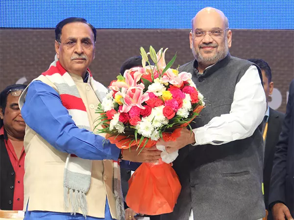 Amit Shah ने गुजरात के पूर्व सीएम विजय रूपाणी को श्रद्धांजलि दी Amit Shah ने गुजरात के पूर्व सीएम विजय रूपाणी को श्रद्धांजलि दी