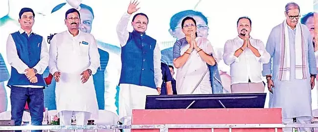 महिलाएं राज्य की प्रगति का पहिया है : CM Majhi महिलाएं राज्य की प्रगति का पहिया है : CM Majhi