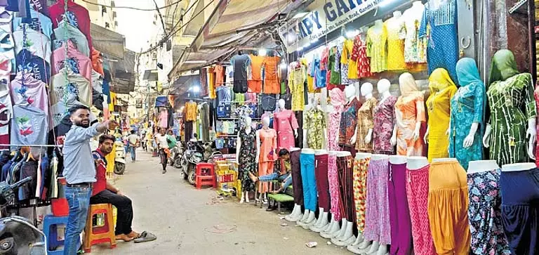 गांधी नगर पुनर्विकास प्रोजेक्ट ठप, दिल्ली व्यापारियों ने नागरिक उपेक्षा पर जताई चिंता गांधी नगर पुनर्विकास प्रोजेक्ट ठप, दिल्ली व्यापारियों ने नागरिक उपेक्षा पर जताई चिंता