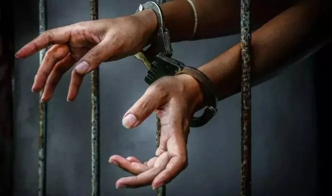 Greater Noida: 152 खातों वाला अनपढ़ टैक्सी ड्राइवर निकला साइबर ठगी का मोहरा Greater Noida: 152 खातों वाला अनपढ़ टैक्सी ड्राइवर निकला साइबर ठगी का मोहरा