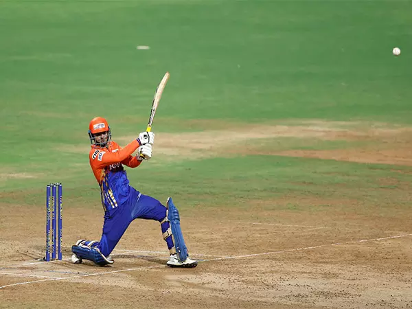 T20 Mumbai League: एमएससी मराठा रॉयल्स ने सोबो मुंबई फाल्कन्स को हराकर ट्रॉफी जीती T20 Mumbai League: एमएससी मराठा रॉयल्स ने सोबो मुंबई फाल्कन्स को हराकर ट्रॉफी जीती