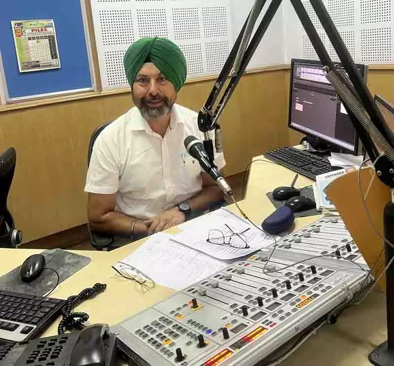 Jalandhar: आवाज़ जो पीढ़ियों तक गूंजती, आकाशवाणी का गूंजता स्तंभ Jalandhar: आवाज़ जो पीढ़ियों तक गूंजती, आकाशवाणी का गूंजता स्तंभ