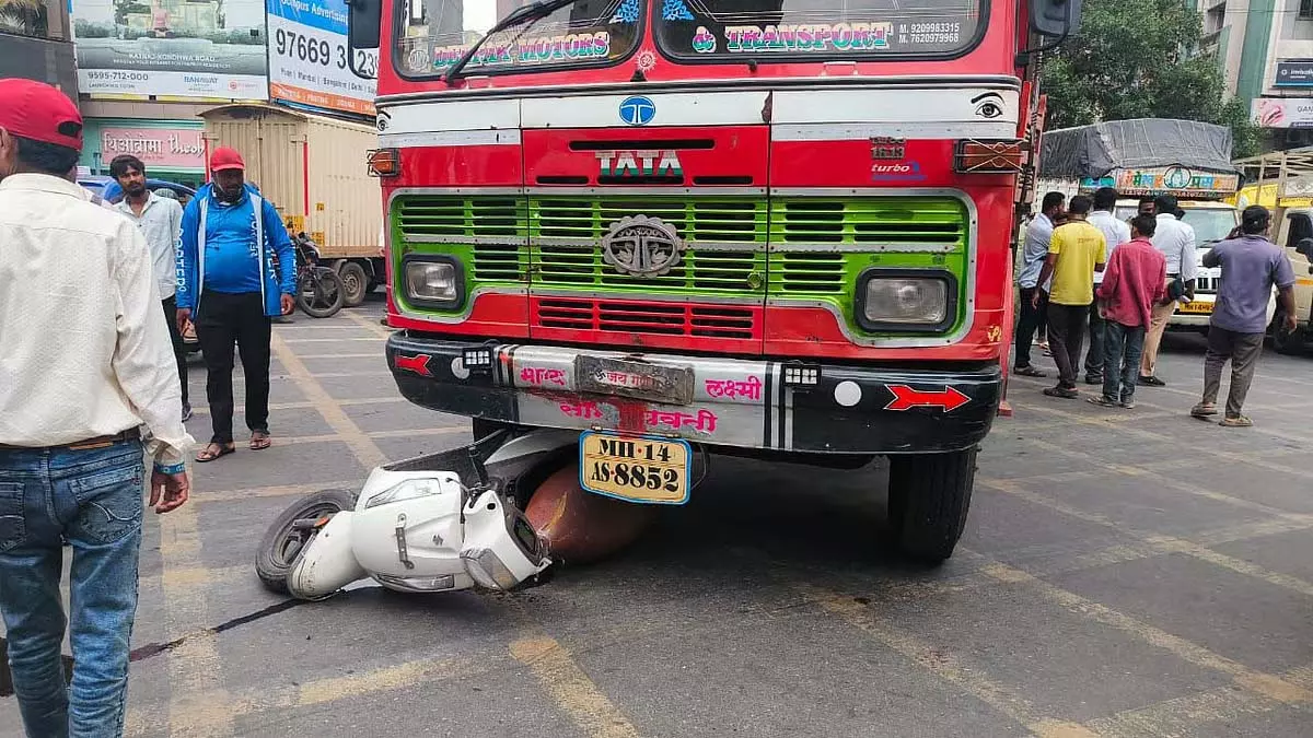 Pune : दुर्घटना के बाद गंगाधाम चौक-कोंढवा रोड पर शराब की दुकानें स्थानांतरित की जाएंगी Pune : दुर्घटना के बाद गंगाधाम चौक-कोंढवा रोड पर शराब की दुकानें स्थानांतरित की जाएंगी