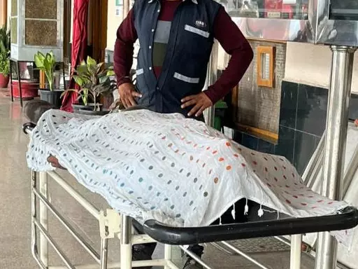 ट्रेन में युवा यात्री की मौत, आया हार्ट अटैक ट्रेन में युवा यात्री की मौत, आया हार्ट अटैक