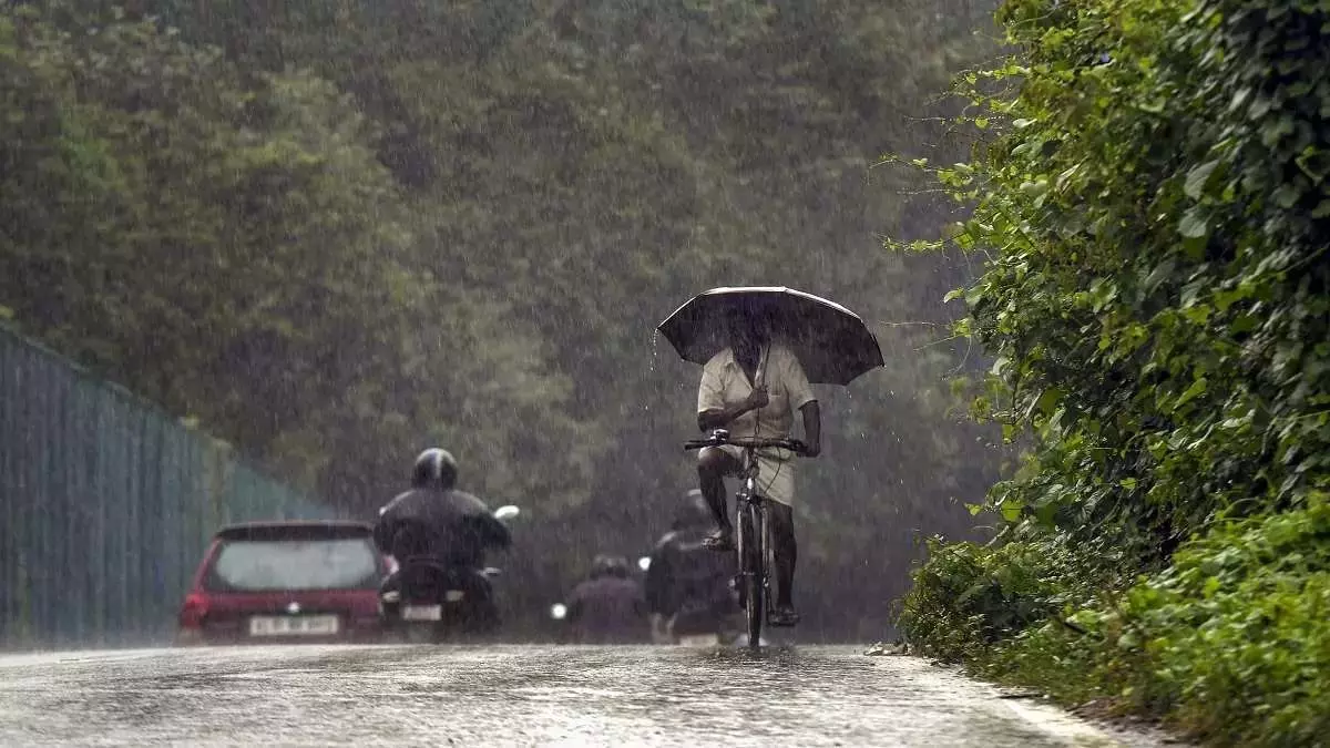Hyderabad में तीसरे दिन भी बारिश जारी रही Hyderabad में तीसरे दिन भी बारिश जारी रही