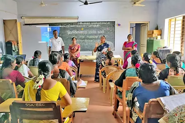 तमिलनाडु में वयस्क साक्षरता दर 100% है: मुख्यमंत्री को गर्व है तमिलनाडु में वयस्क साक्षरता दर 100% है: मुख्यमंत्री को गर्व है