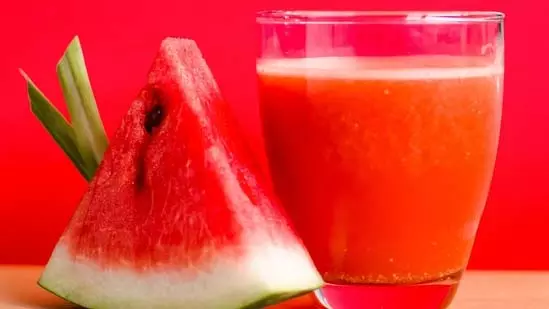 फलों का जूस या पूरा फल – ब्लड शुगर पर डाइटीशियन ने किया खुलासा फलों का जूस या पूरा फल – ब्लड शुगर पर डाइटीशियन ने किया खुलासा